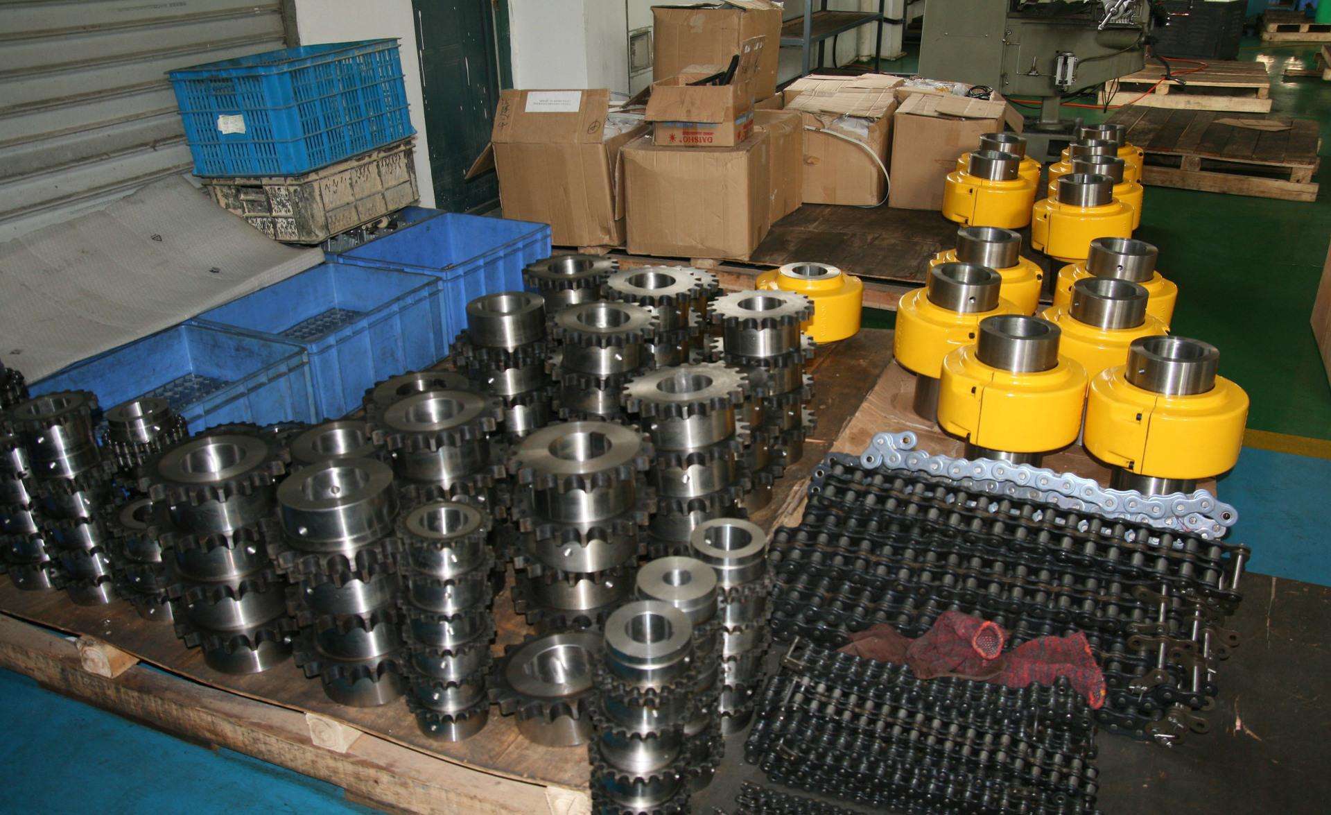Roller chain coupling